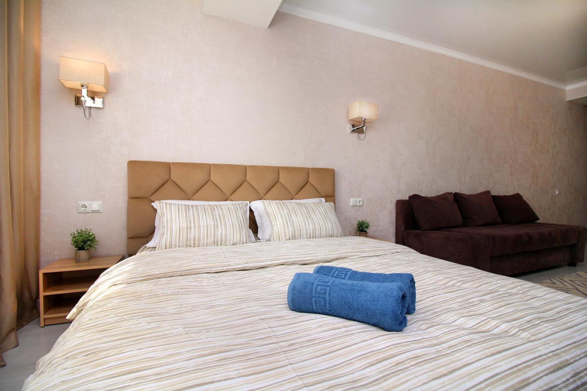 Almaty Cozy Apart Hotel Ngoại thất bức ảnh